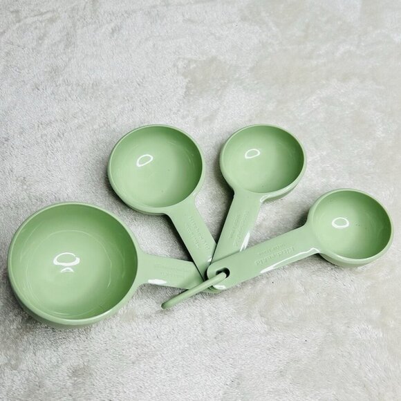 KitchenAid Measuring Cups Set Of 4 Seafoam Green 1/4, 1/3, 1/2, + 1 cup on Ring - Picture 1 of 9